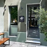 Benztown Hotel Gaestehaus